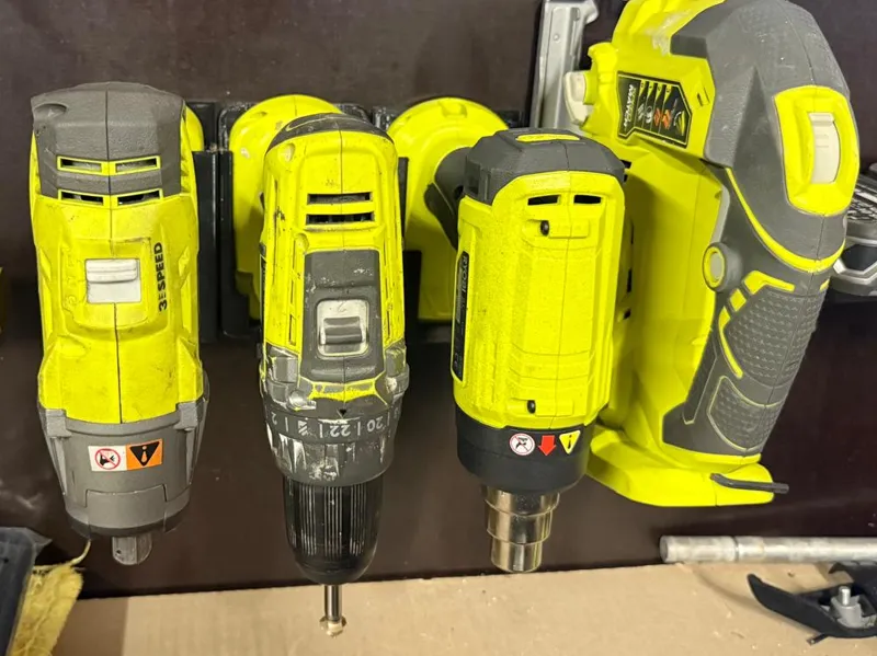 Wandhalterung für Ryobi Heißluftpistole