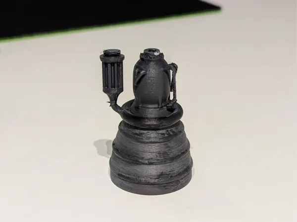 Moteur de fusée miniature décoratif