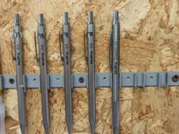Porte-stylos et outils mural — photo 1