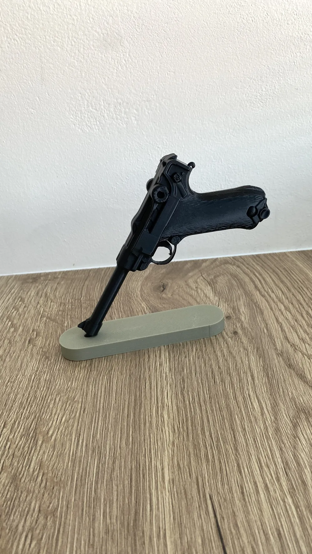 Universal Minimalist Pistol Display Stand Scalable - Free 3D Print ...