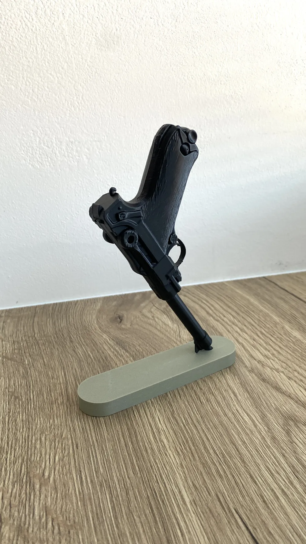 Universal Minimalist Pistol Display Stand Scalable - Free 3D Print ...