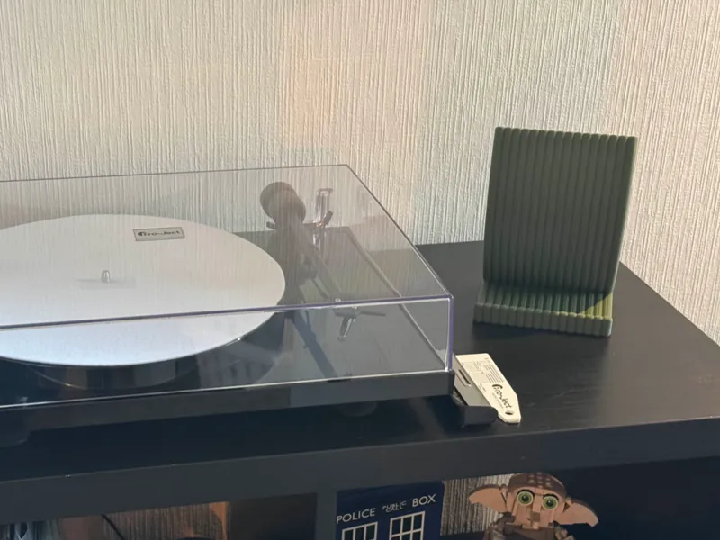 Vinyl Stand