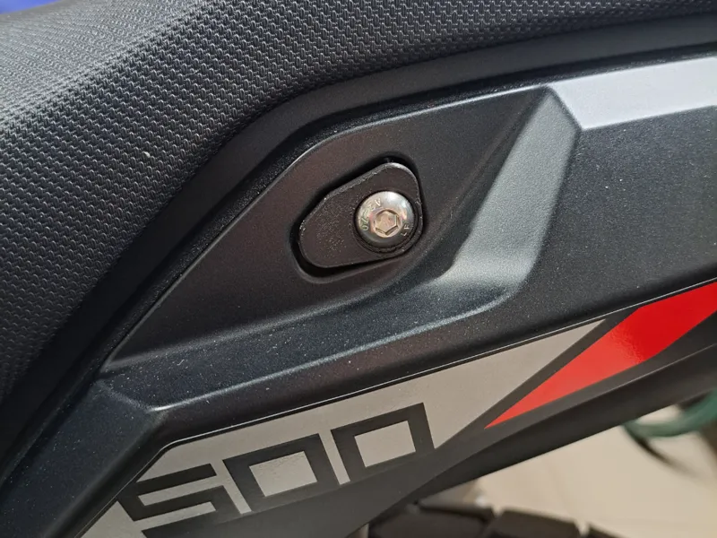 Saddle caps for Honda NX500