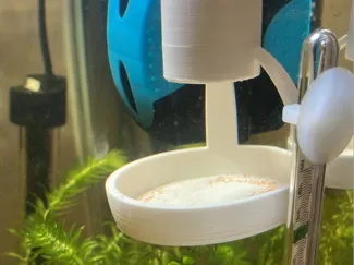 Aquarium fish feeder (glued)