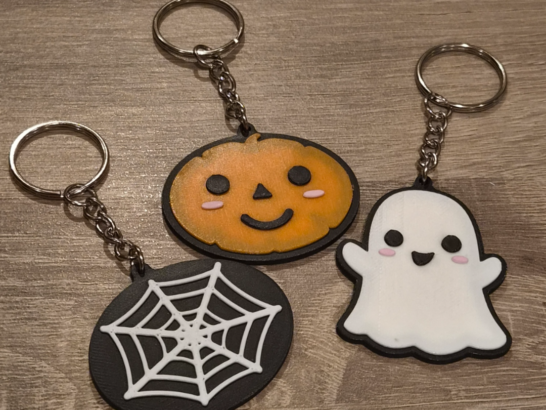 Cute Halloween keyrings/bunting 3D model