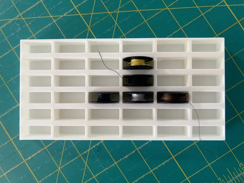 Bernina 590-class bobbin holders