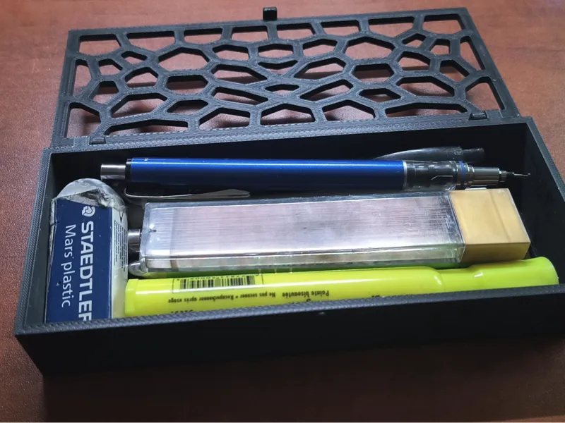 minimal voronoi inspired pocketing pencilcase