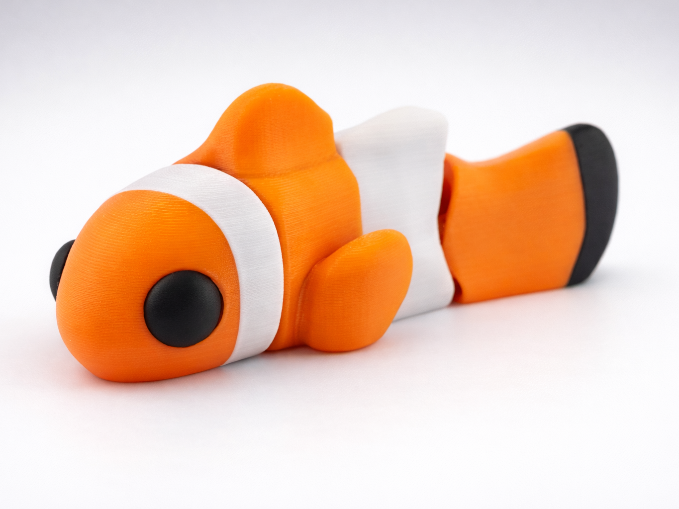 Cool articulated clown fish