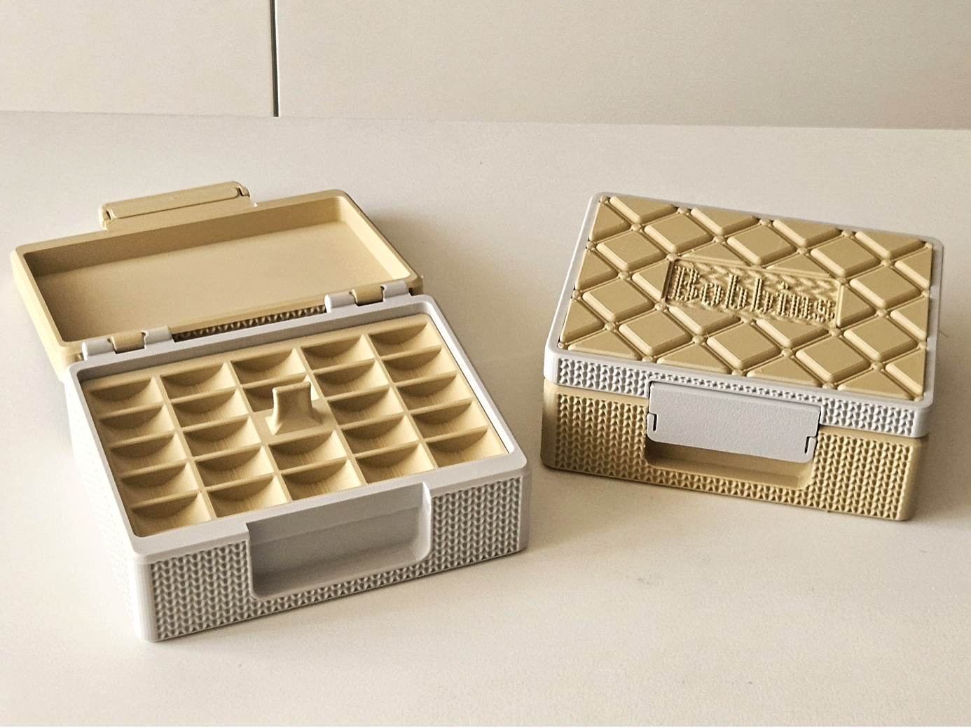 Modular Sewing bobbin knnited box