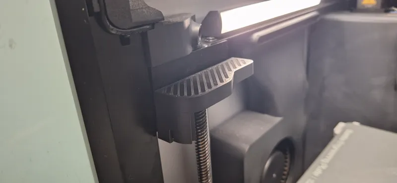 Z-axis dust cover