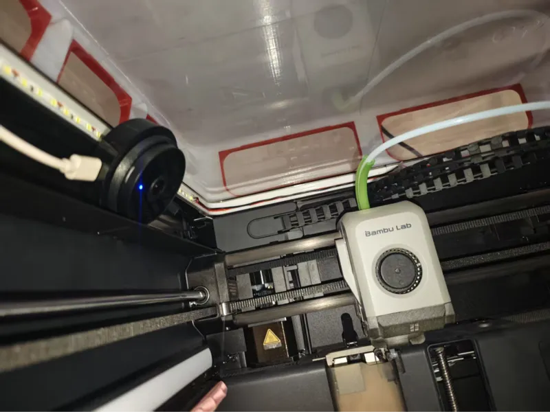 首款P1s X1c无损内置摄像头，小巧便于安装，需搭配增高架使用