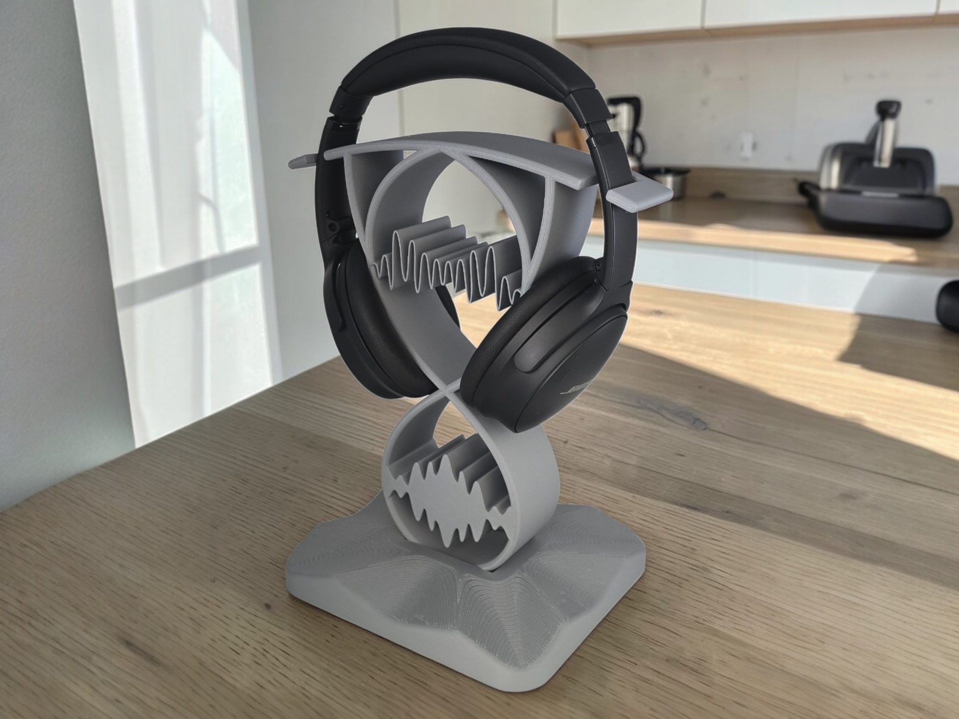 WaveStand – Soundwave Inspired Headphone Stand