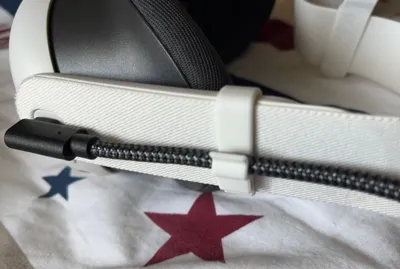 Quest 3 cable clip