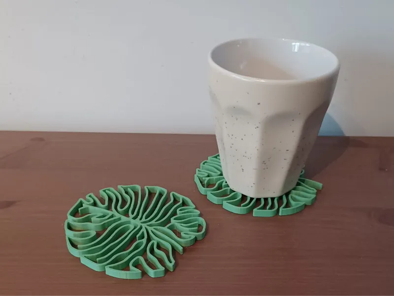 Monstera leaf coaster