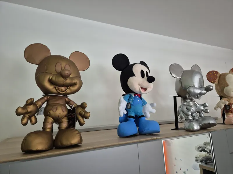Ständer für 35cm Mickey Mouse Plüschfigur