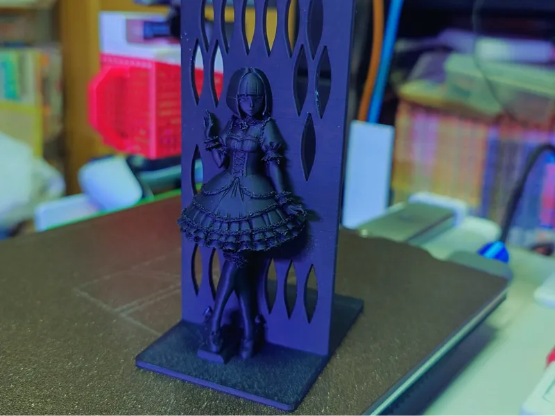 黒ゴシックロリータ衣装のブックエンド
