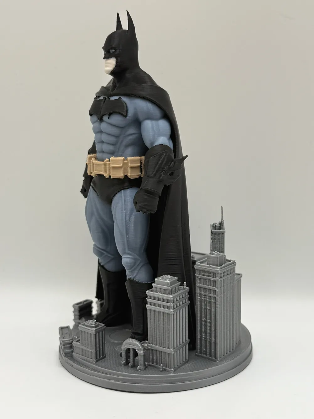 Batman figure on a Gotham City base by Mysstra hueforge 3Dart ...