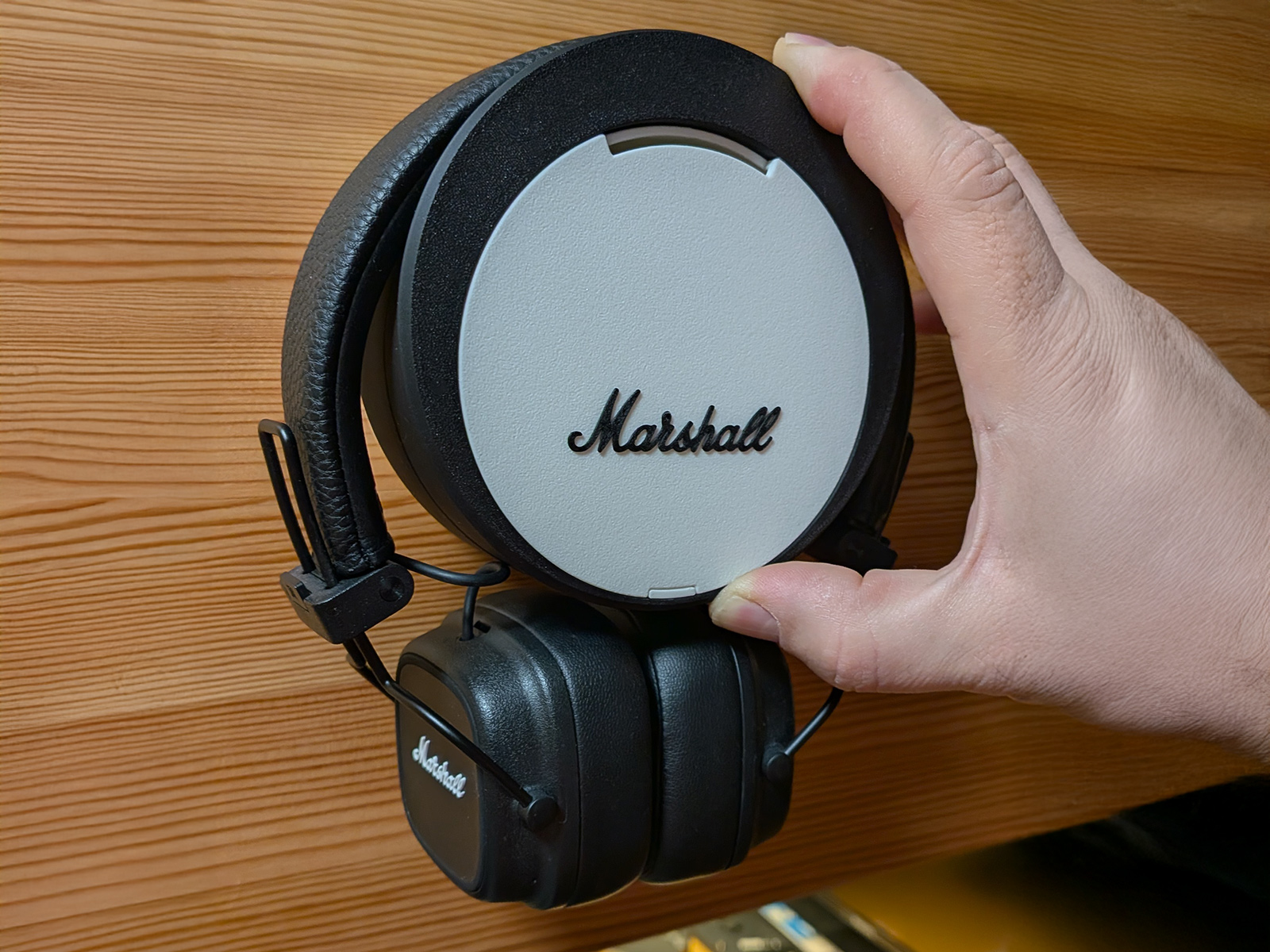 Marshall Headphones Wall Mount with Storage Box