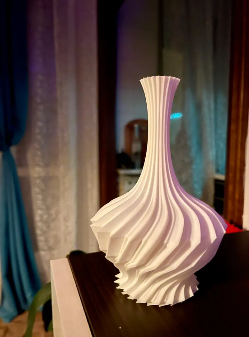 Tourbillon Vase