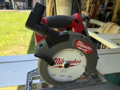 Milwaukee 184mm Saw 90*  Adaptor to Festool Vac