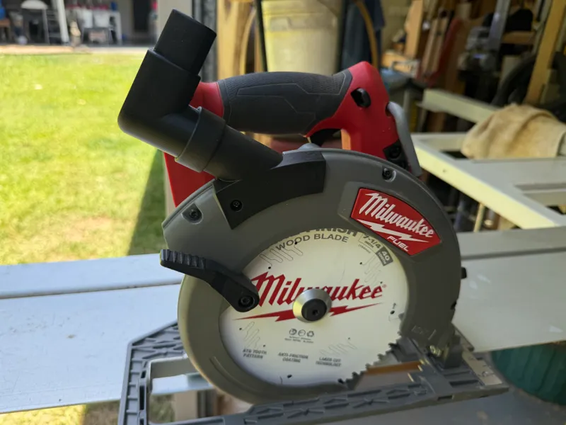 Milwaukee 184mm Saw 90*  Adaptor to Festool Vac