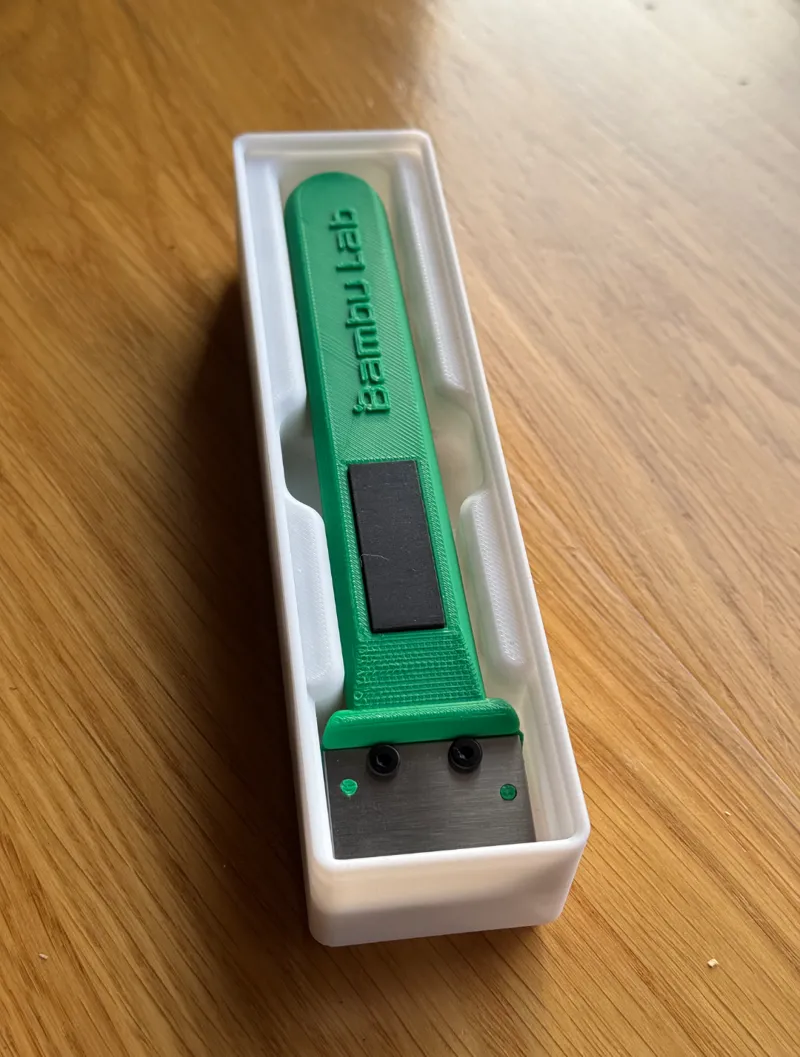 Stackable Gridifinity Box for Bambulab bed scraper