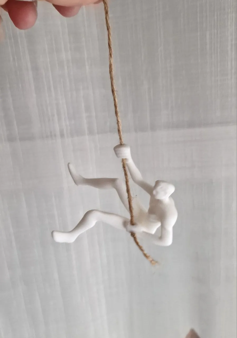 Sculpture of a man with a rope Escalador - Free 3D Print Model - MakerWorld