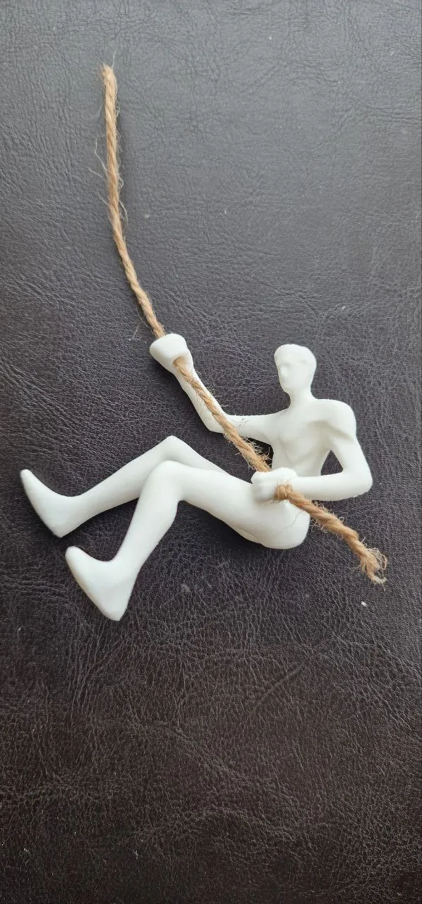 Sculpture of a man with a rope Escalador - Free 3D Print Model - MakerWorld