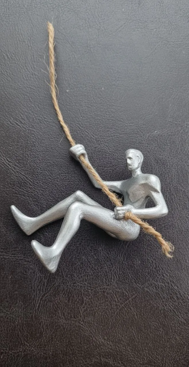 Sculpture of a man with a rope Escalador - Free 3D Print Model - MakerWorld