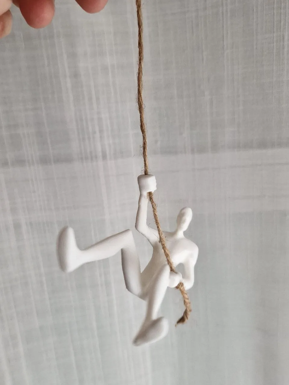 Sculpture of a man with a rope Escalador - Free 3D Print Model - MakerWorld