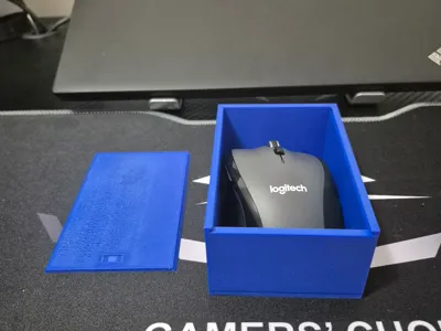 Box with sliding lid