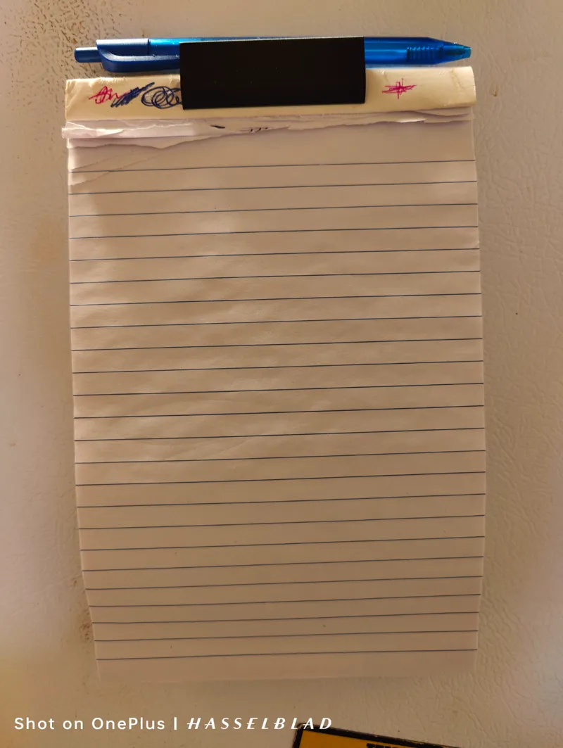 Magnetic tablet clip