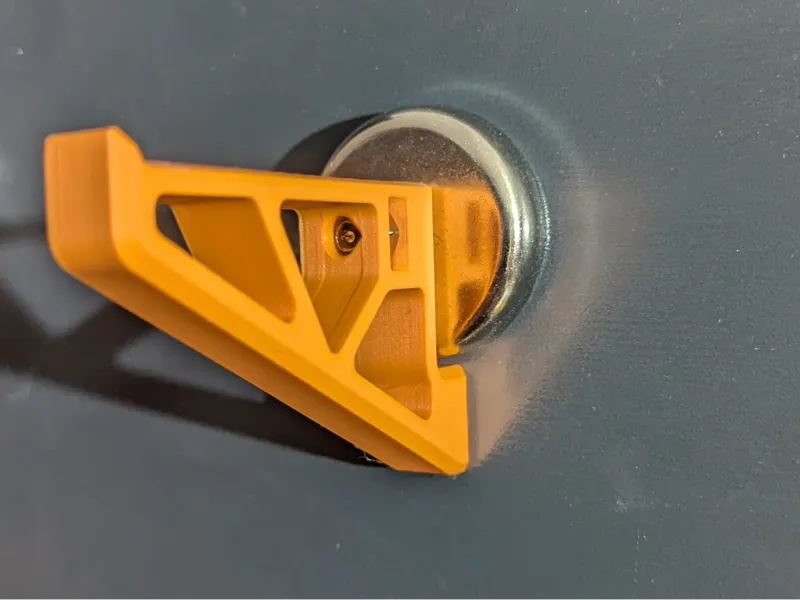 Magnetic Spool Holder