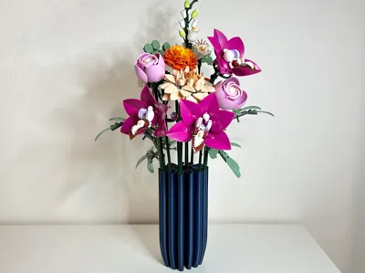 Wavy vase
