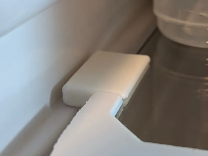 Shelf support for Ignis Fridge