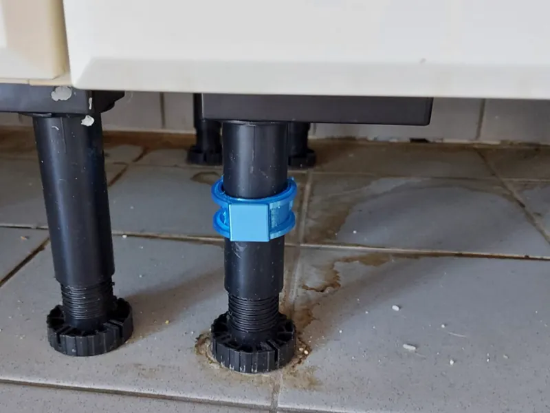 IKEA_Halterung_Küche_Bodenblende
