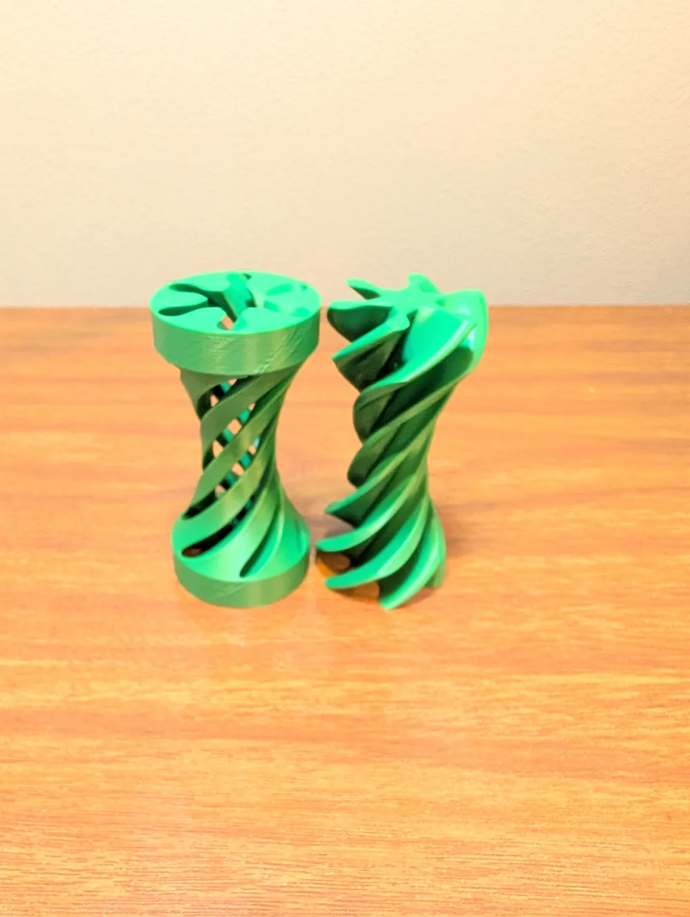 Impossible Passthrough Fidget Toy - Free 3D Print Model - MakerWorld