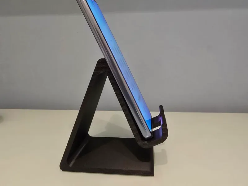 Supporto per telefono geometrico PureForm I