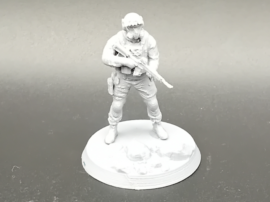 modern soldier-scifi space soldier- 36mm with base