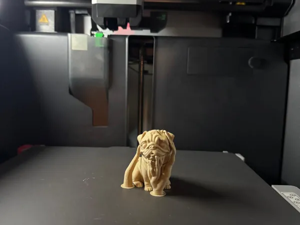 Pug Sitzend Schlüsselanhänger