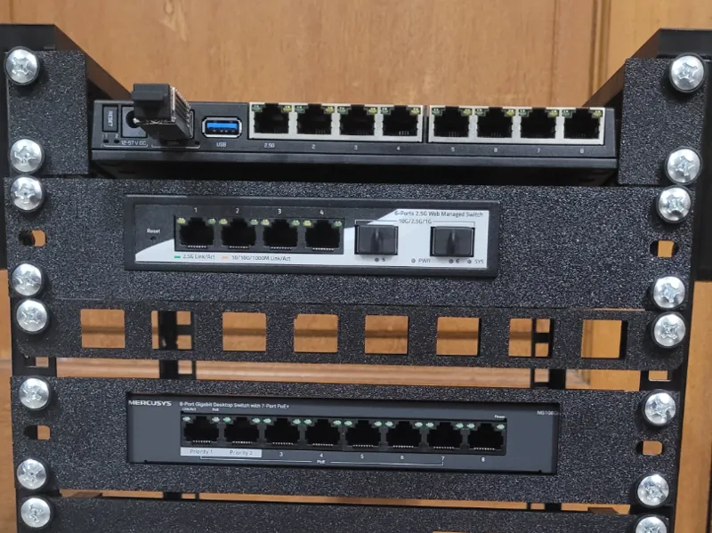 Horaco / Chinese 2.5G 6 Port Switch 10" Rackmount
