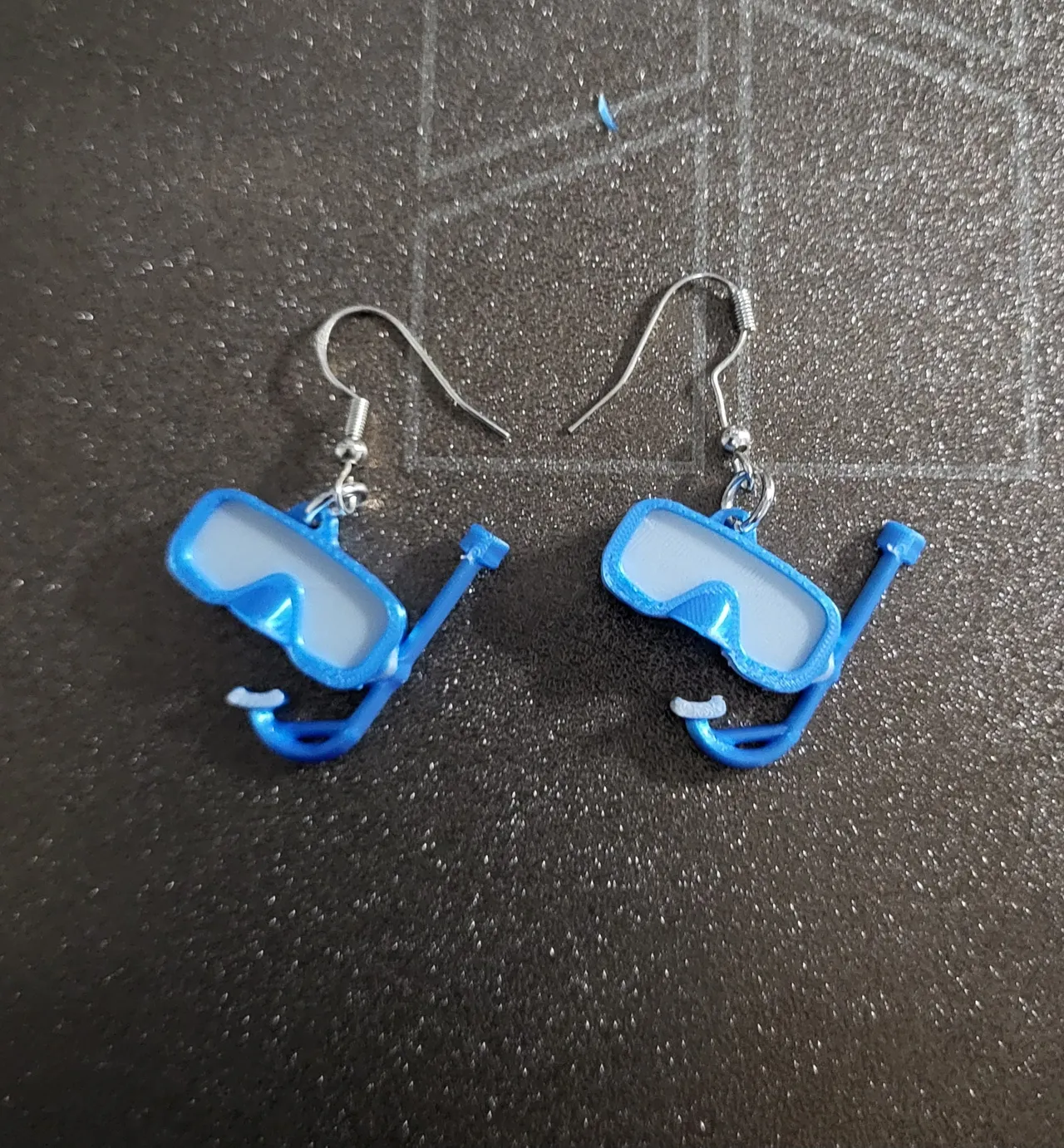 snorkel and mask summer earring view 2