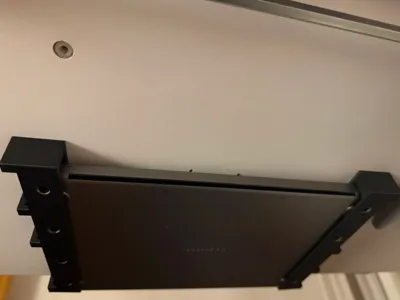 Macbook pro 16" underdesk with stopper