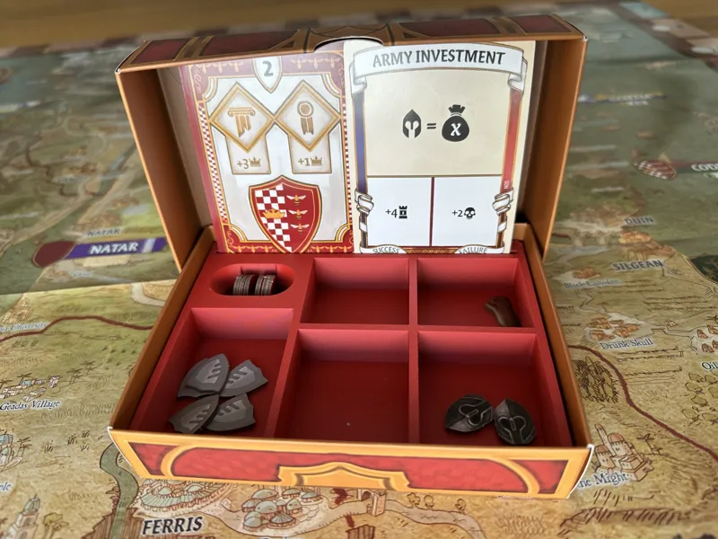 Queen's Dilemma Player Box Insert