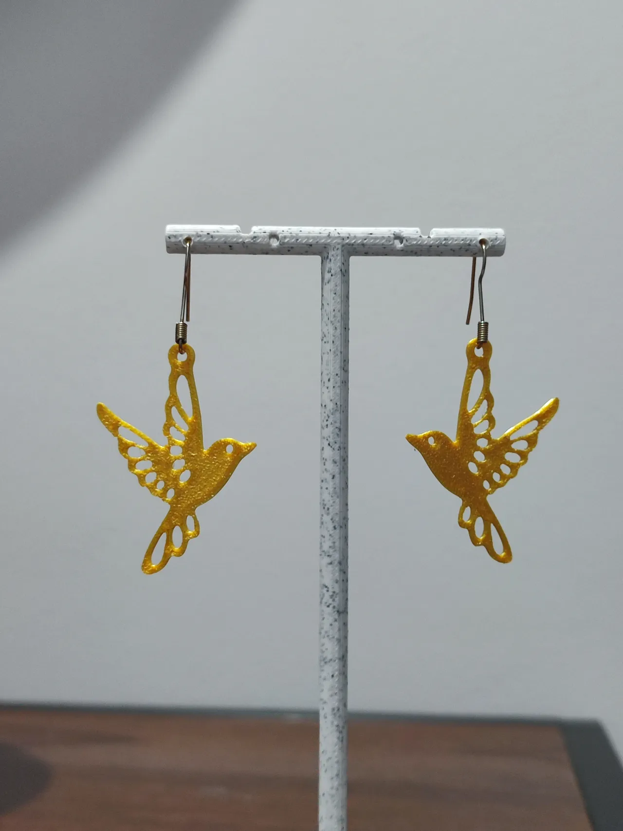 Aretes Ave del Paraíso view 2