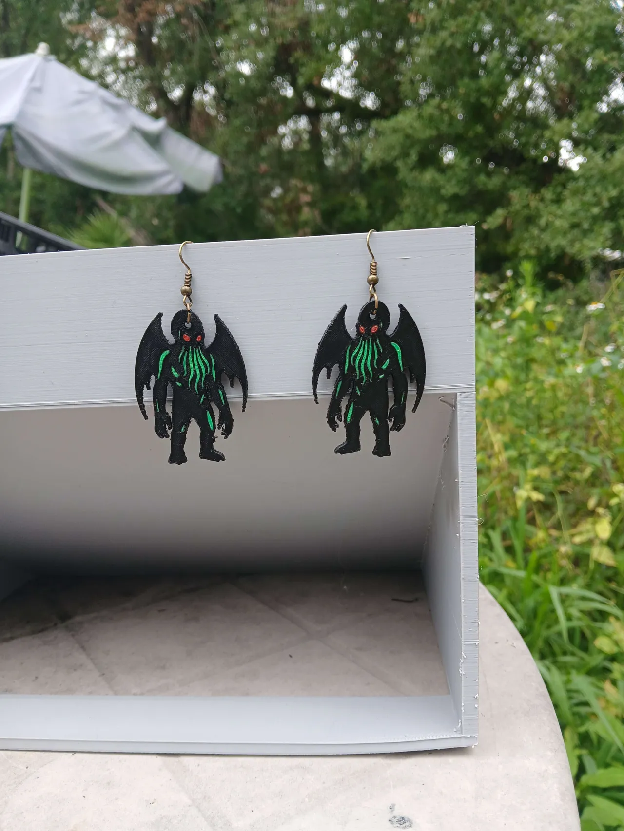 Cthulhu earrings view 2