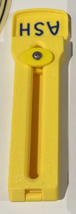 easy load-slide cat treat applicator