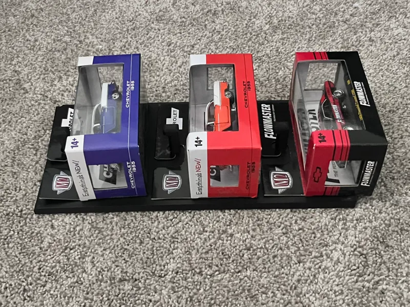 M2 Machines (one car pack) (3) Holder 