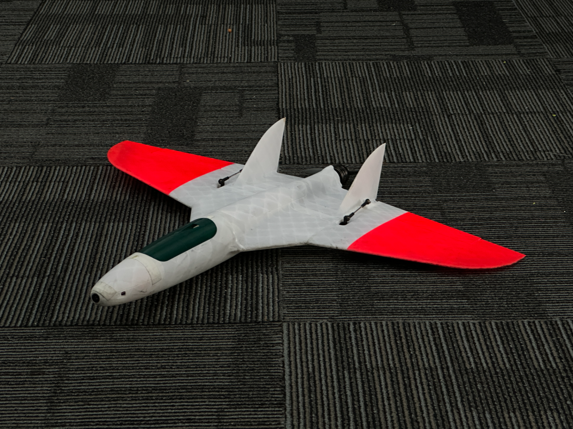 VERTEX-V3-Speed ！320 km/h 的高速飞翼！