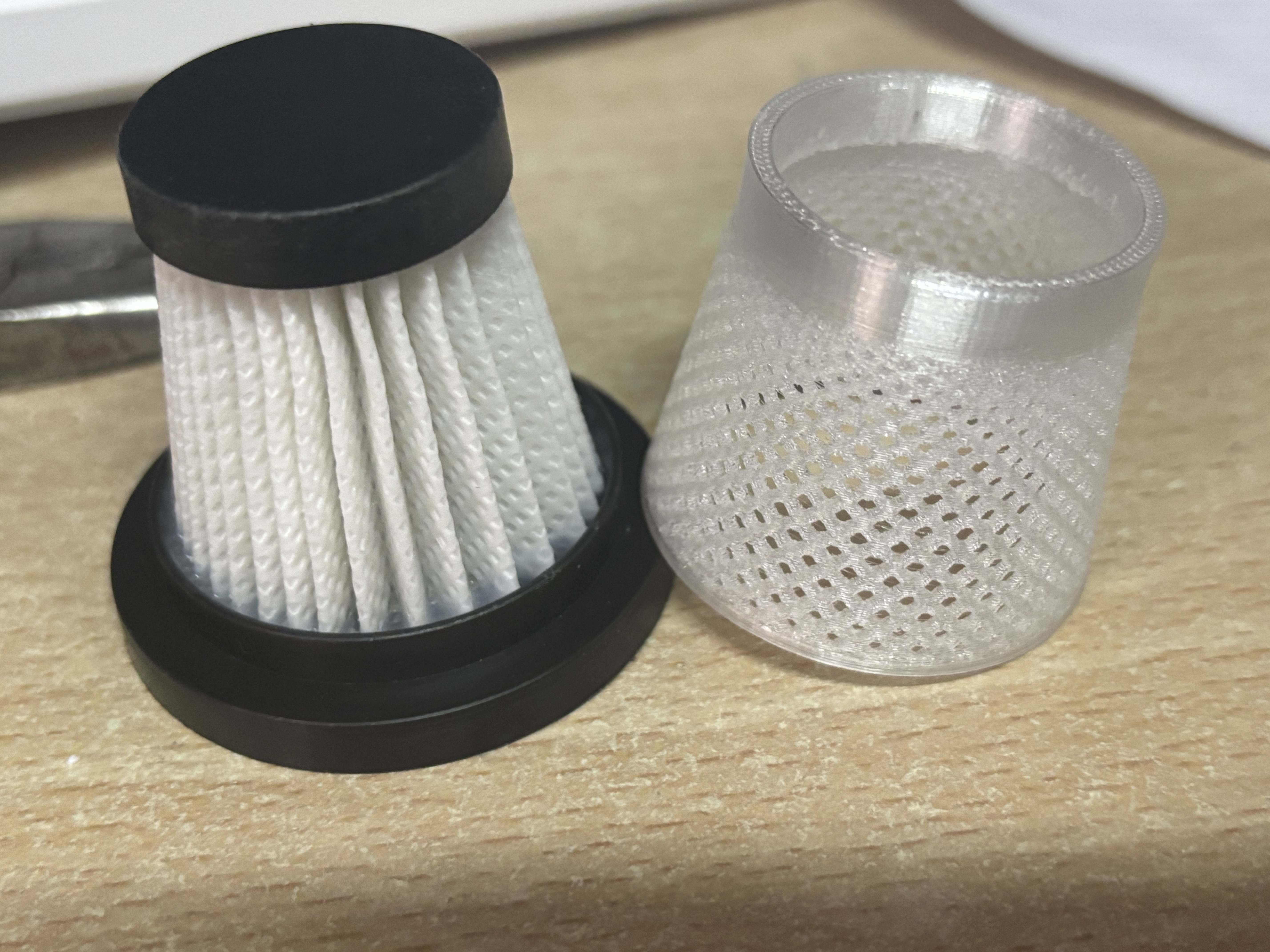 Miniatura 1 do modelo 3D 吸尘器滤芯初筛罩及滤网固定罩